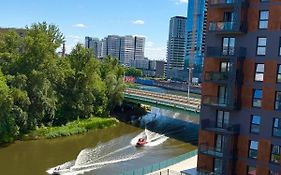 Jesionowe Apartamenty Ashwood Apartments Widok na Odrę 1,4 km od Rynku Parking Podziemny w Cenie Klimatyzacja Sauna w 1 Apt River Oder view 1,4 km Market Square Underground parking Balcony Air conditioning